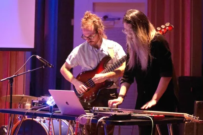 90s pop songs for a music bingo